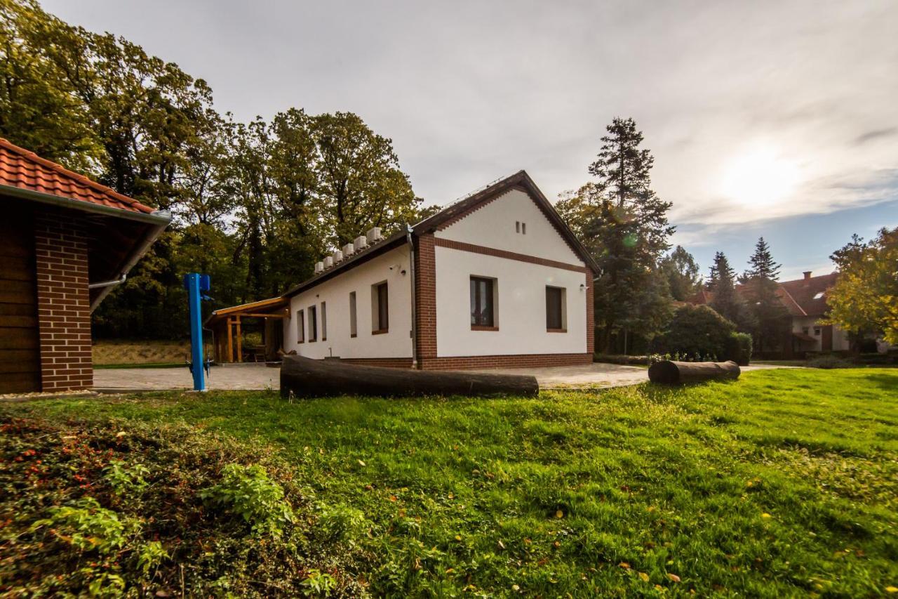 Haracsi Vendégház Zselickisfalud Exterior foto