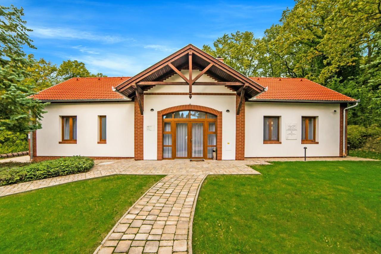 Haracsi Vendégház Zselickisfalud Exterior foto
