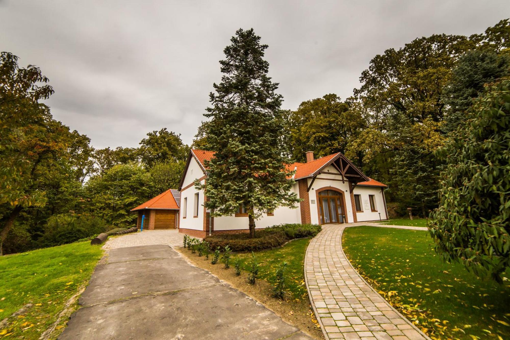 Haracsi Vendégház Zselickisfalud Exterior foto